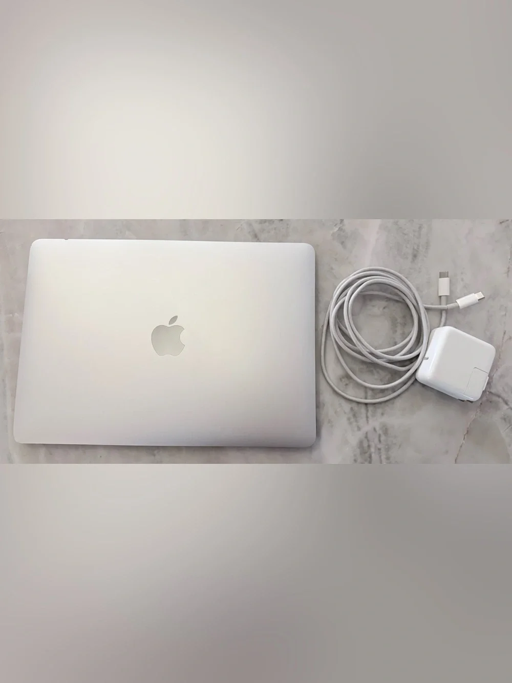 Apple MacBook Silver Laptop 1.4 GHz Dual-Core Intel i7 8 GB